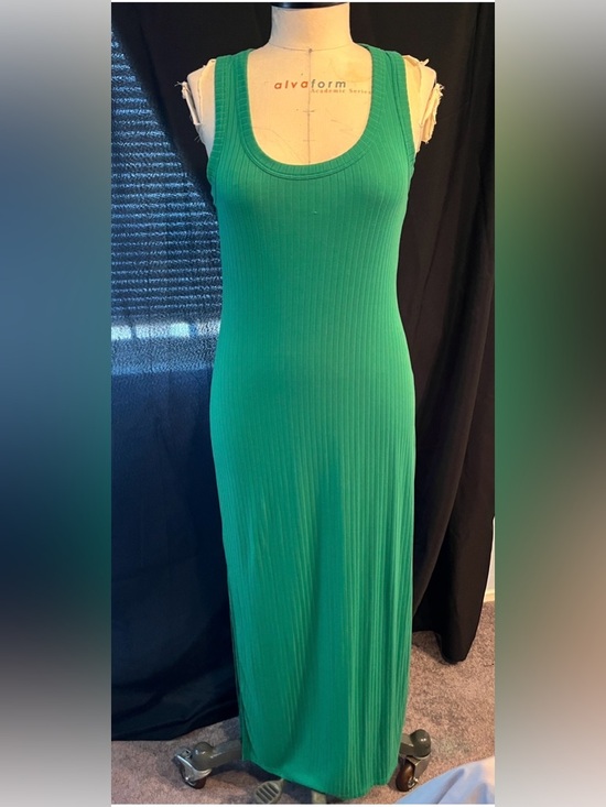 Dresses & Skirts - Sleeveless Ribbed Maxi Dress in Emerald Green